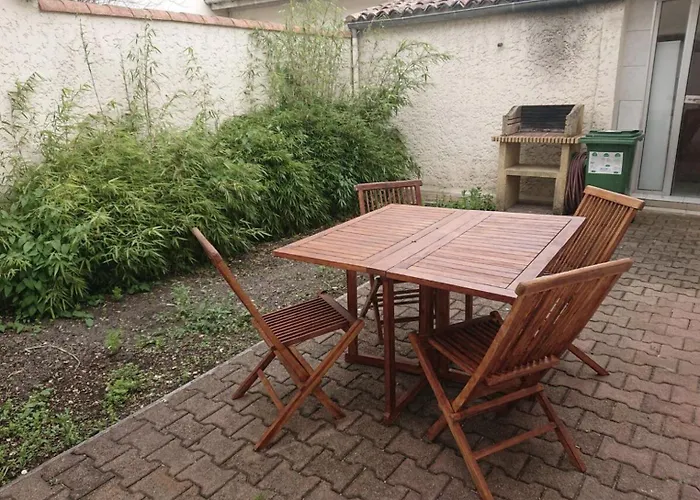 Chambre Privee Avec Sdb Au Jardin Public