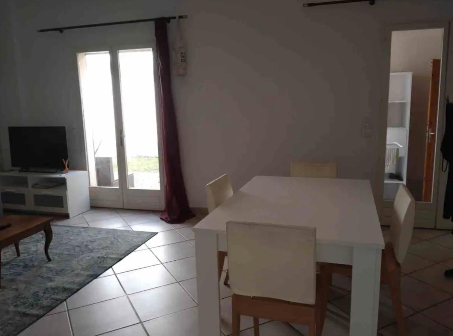 Habitación en casa particular Privee Avec Sdb Au Jardin Public *